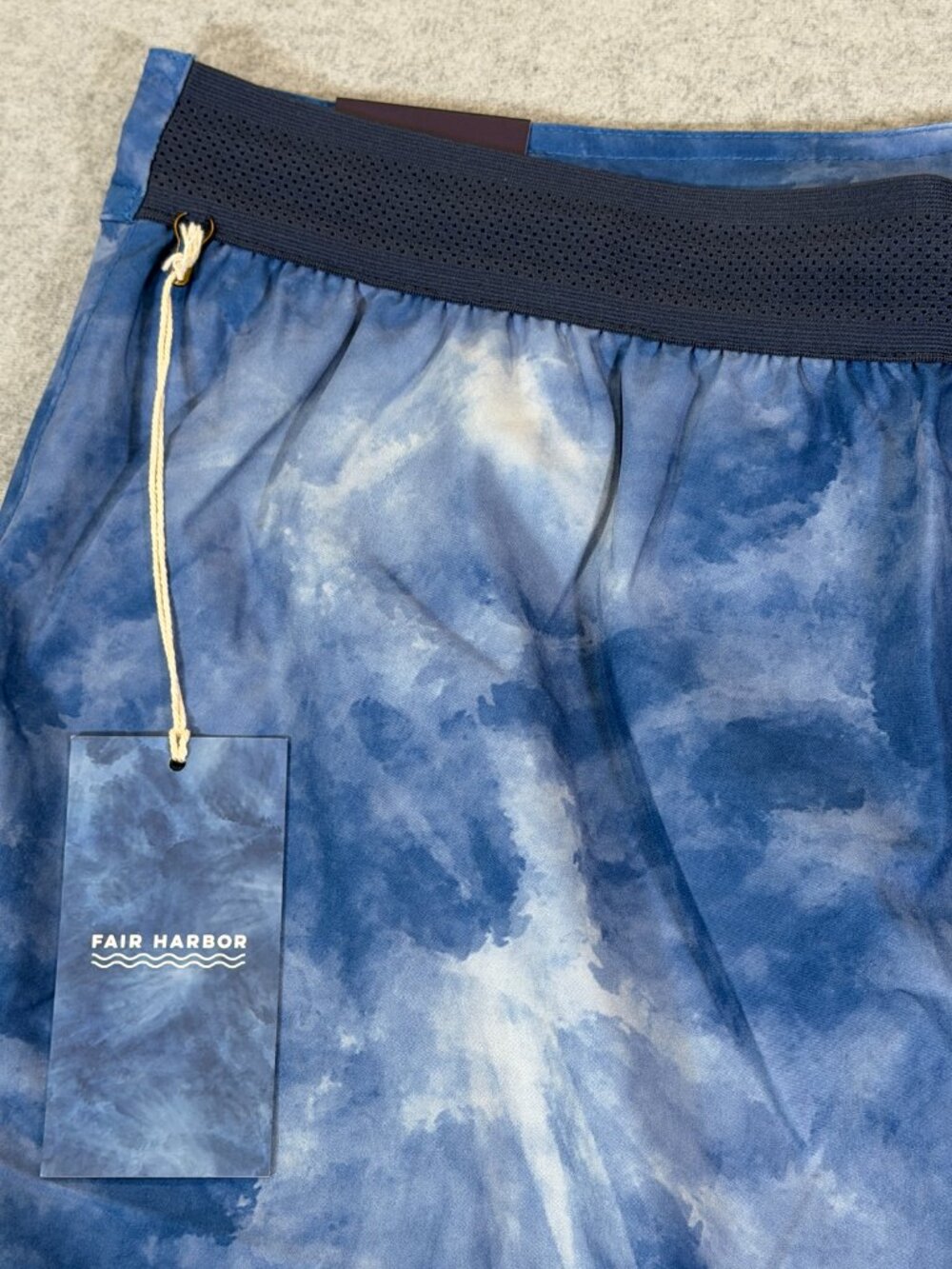 Fair Harbor The Ozone 10" Board Shorts Blue Tie Dye XL Chafe Free Liner NWT - Picture 12 of 16